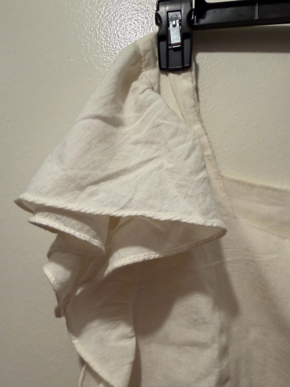 Zara Cream Button-Front Ruffle Sleeve Crop Top - Picture 3 of 10